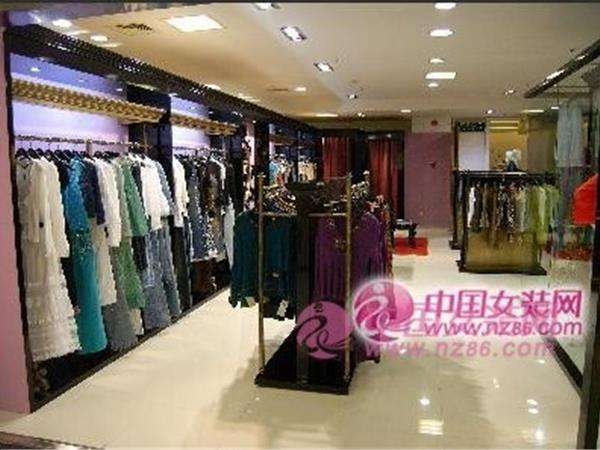 摩登彩意女装店铺展示