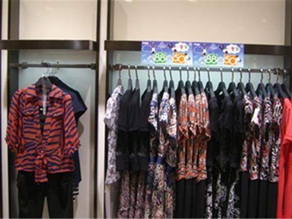 蘿芙蔓女裝店鋪展示