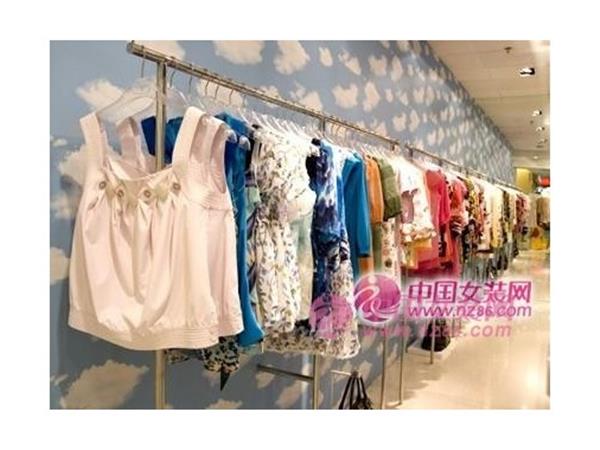 上品女装店铺展示