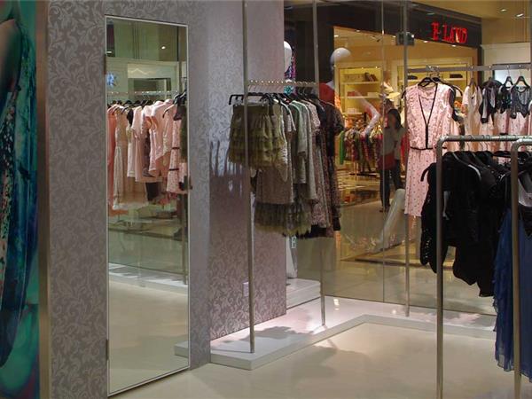 欧力尚女装店铺展示