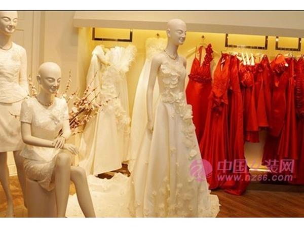 怡佳咏女装店铺展示