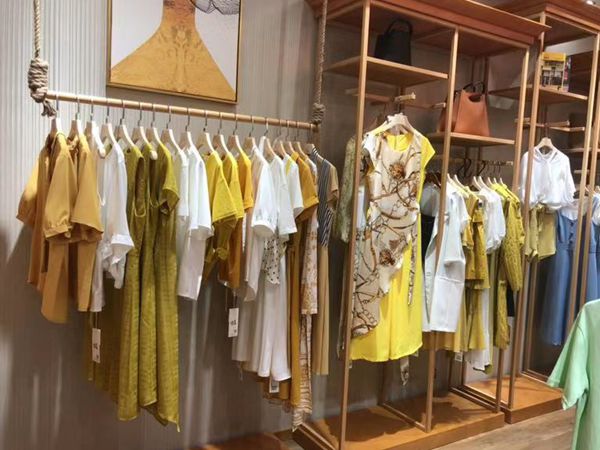 凯喜雅女装店铺展示