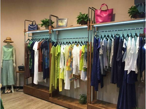芮女裝店鋪展示