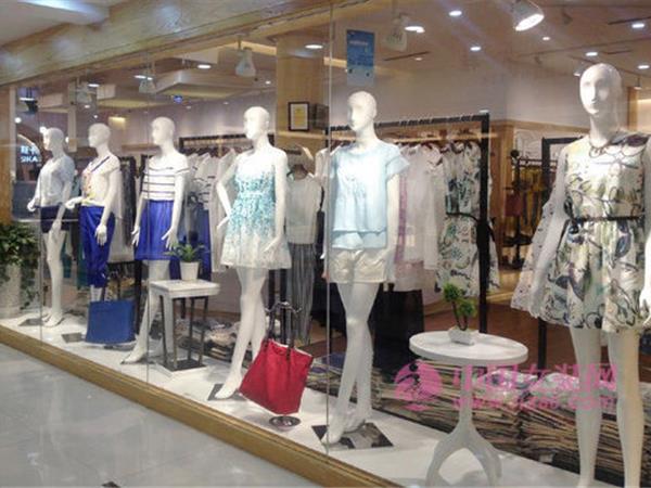 辛波斯卡女装店铺展示