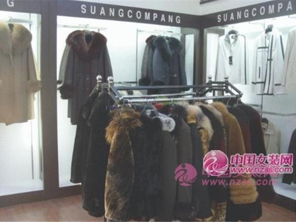 肃昂女装店铺展示