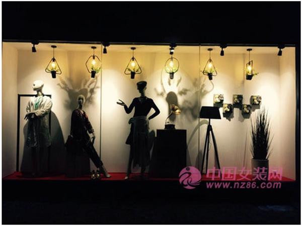 京奥羊女装店铺展示
