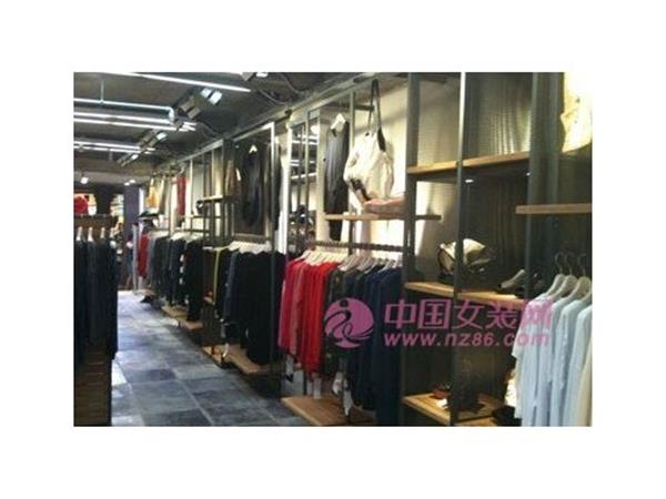 miss and she女装店铺展示