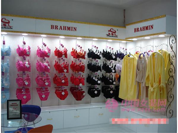 贝佳人女装店铺展示