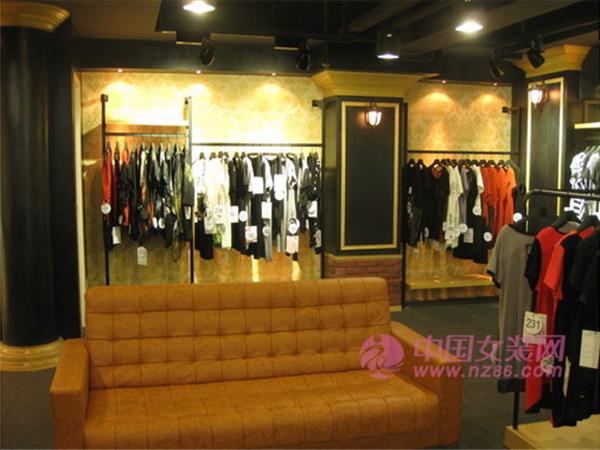 欣欣.宝贝熊女装店铺展示