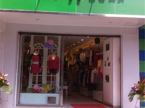 湘湘女孩女裝店鋪展示