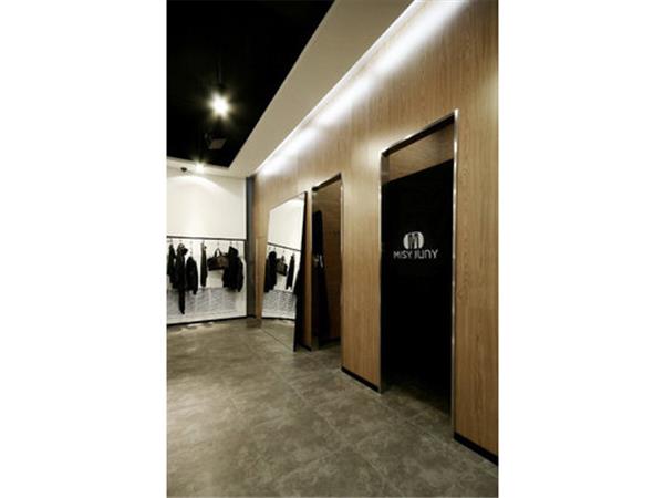 魅隽女装店铺展示