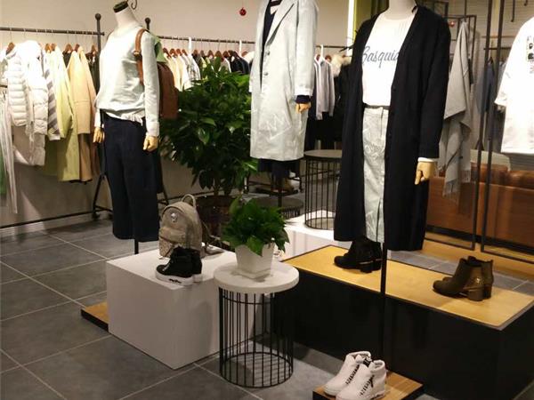 FANKAI梵凯女装店铺展示