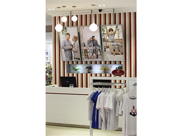 三耳兔女装店铺展示