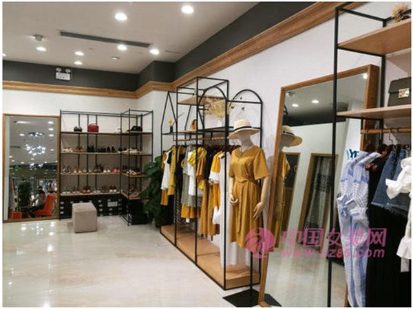 嘉文兰迪女装店铺展示