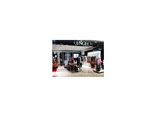 籣郡女装店铺展示