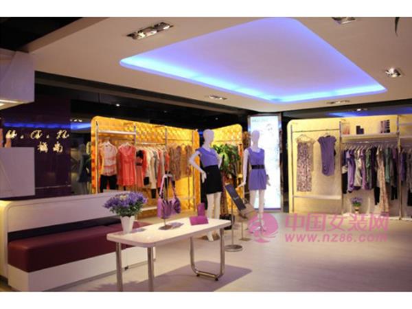 曼妍女装店铺展示