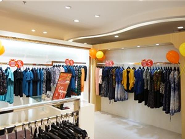 蘿芙蔓女裝店鋪展示