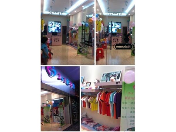2+1亲子装女装店铺展示