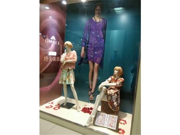 众美森女装店铺展示