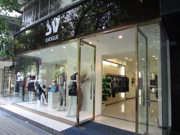 圣地亚SANTIA女装店铺展示