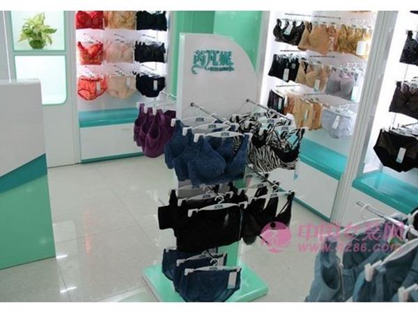 芮凡妮女装店铺展示