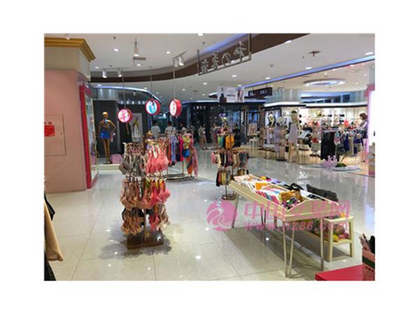 私之森语女装店铺展示