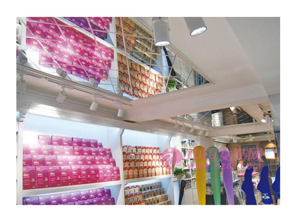 恋袜坊女装店铺展示