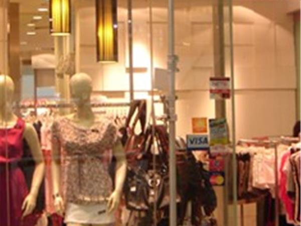 贝特尔芭斯女装店铺展示