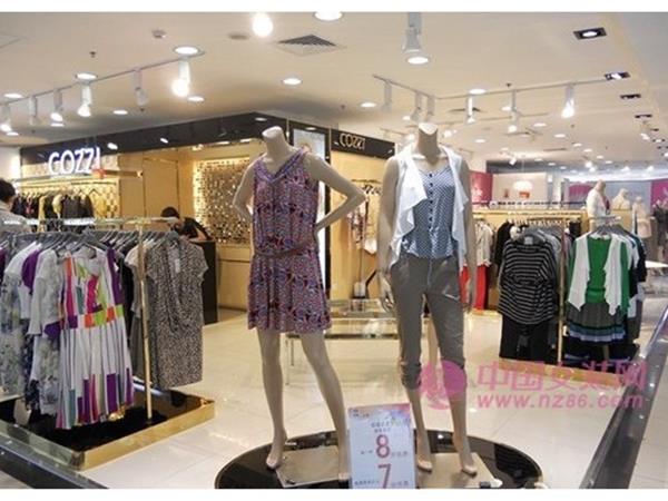 高诗女装店铺展示