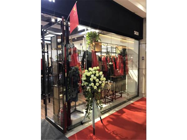 时风国际女装店铺展示