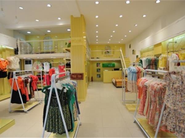 微耳幔女装店铺展示
