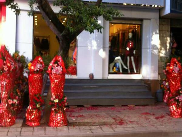 菲詩奈女裝店鋪展示