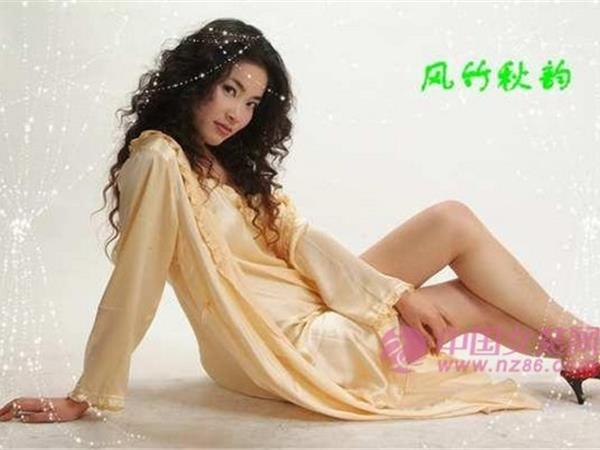 风竹秋韵女装店铺展示