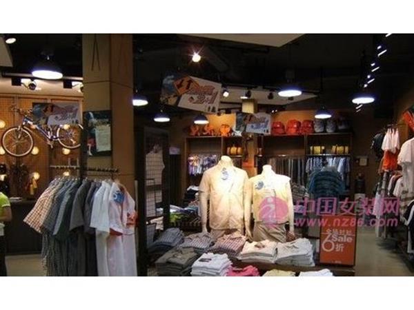 意丹奴女装店铺展示