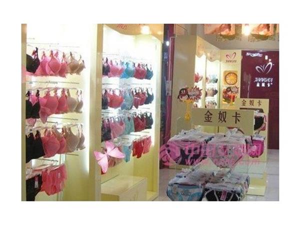 金奴卡女装店铺展示