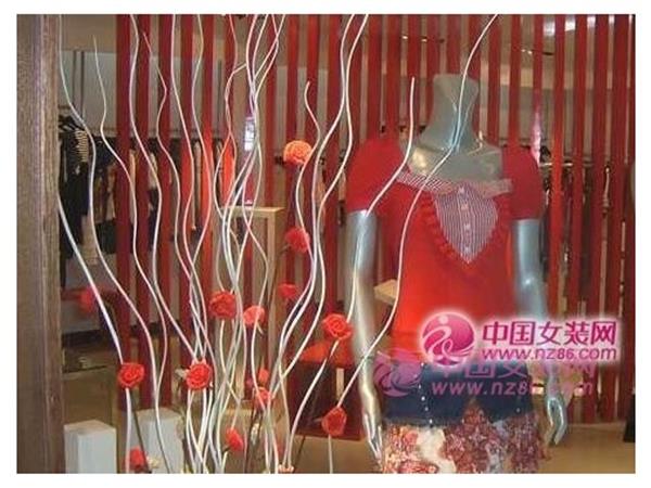 优仙蒂女装店铺展示