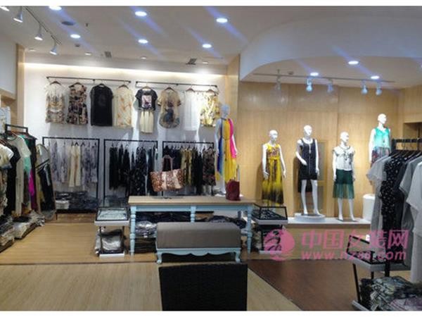 辛波斯卡女装店铺展示