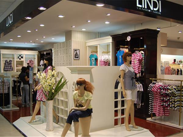 衣典、零典女装店铺展示