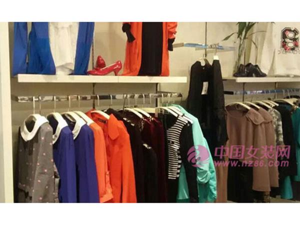 晨芙女装店铺展示