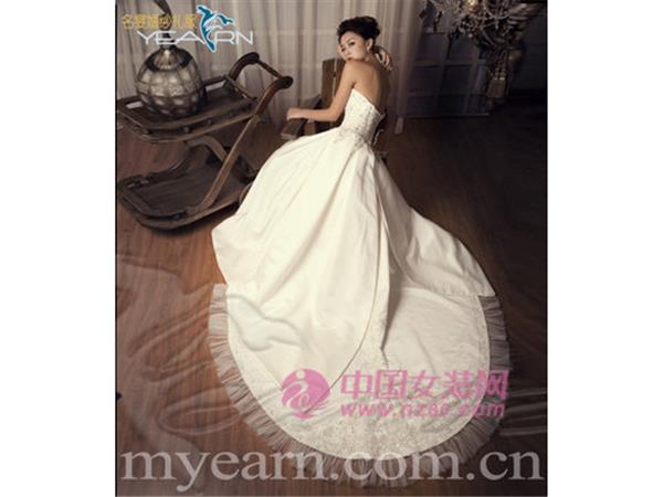 名宴女装店铺展示