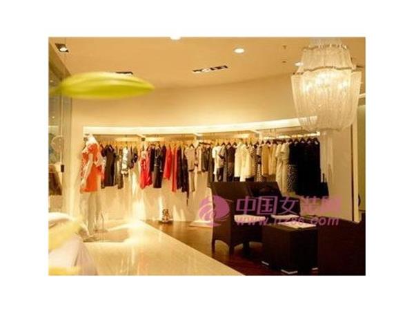 艾笠.菲尔女装店铺展示