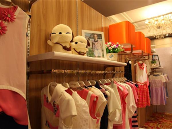 蜜西娅时尚女装店铺展示