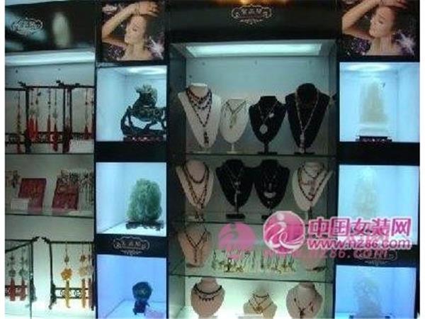 紫晶阁女装店铺展示