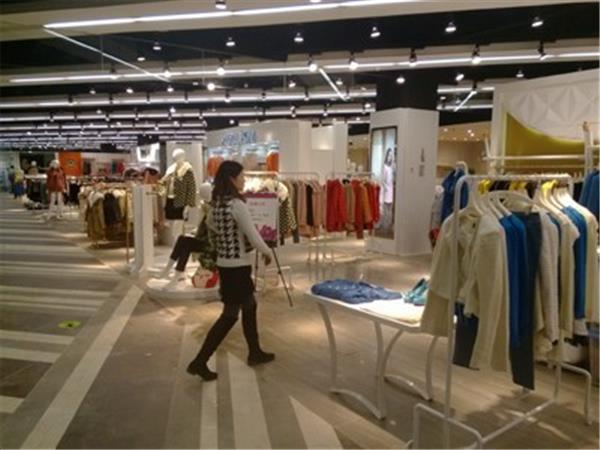 西子印象女裝店鋪展示