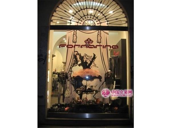 Fornarina shoe女装店铺展示