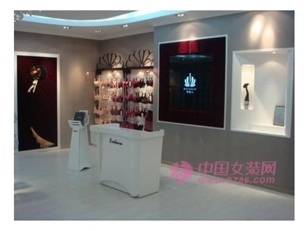 贝佳人女装店铺展示