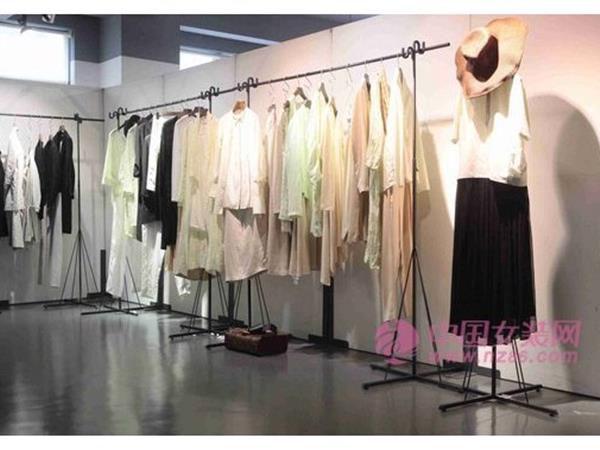 纯之女装店铺展示