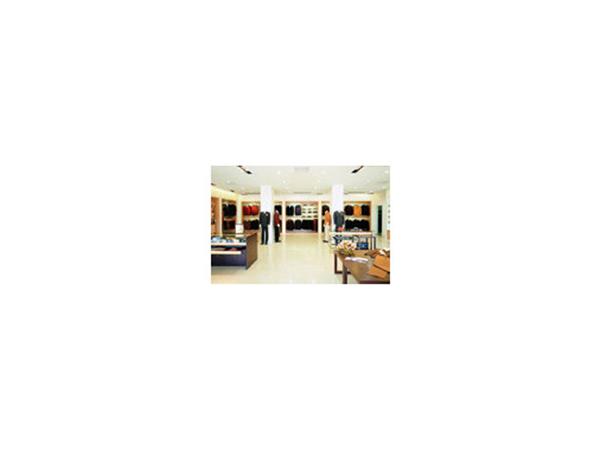 伦德·保罗女装店铺展示