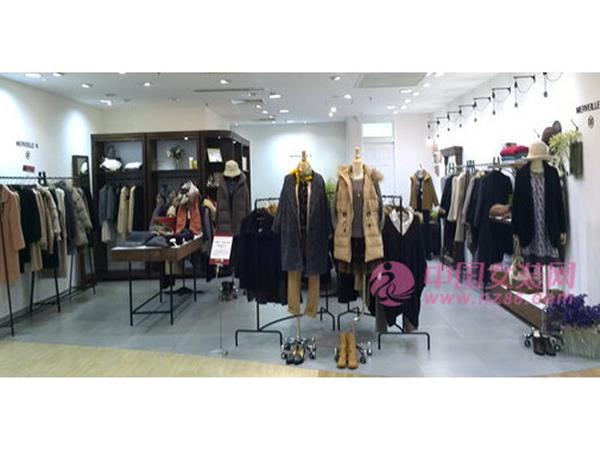 摩妃儿女装店铺展示