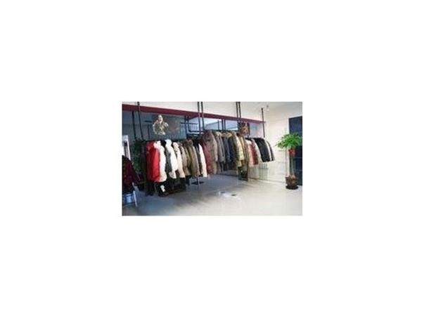 艾依帛女装店铺展示